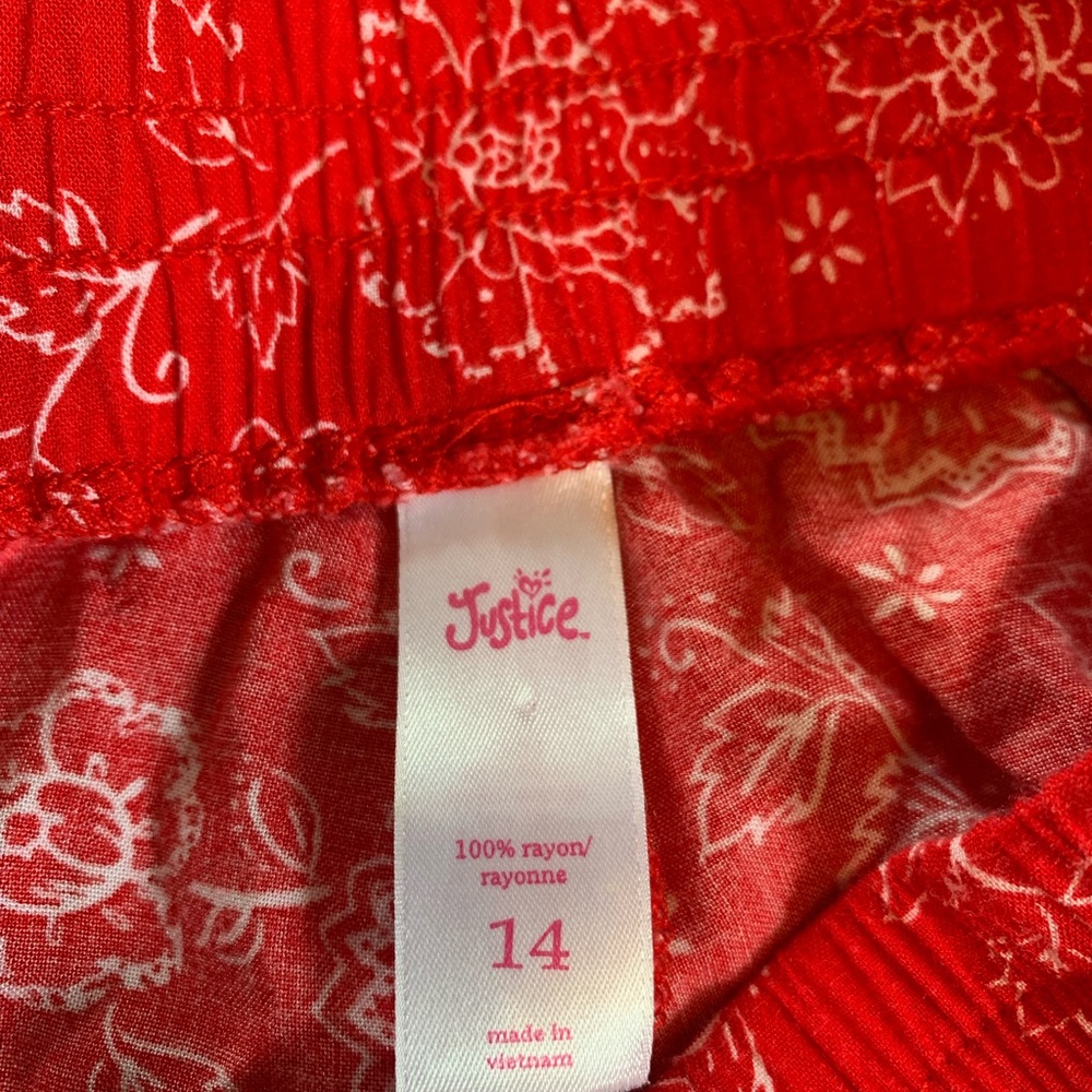 Shorts - Picture 2 of 3